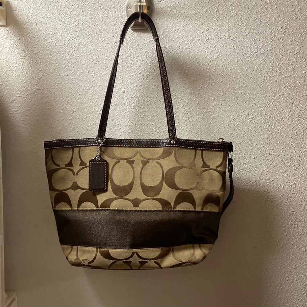Coach Signature tote